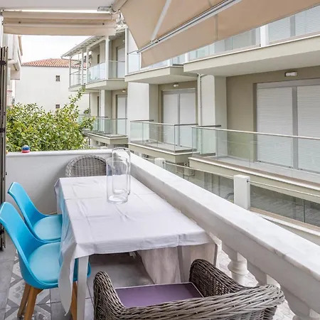 Apartment Apoikia
