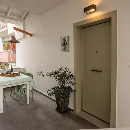 Apoikia Apartment
