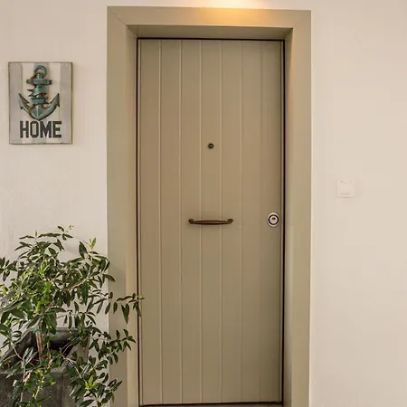 Apoikia شقة